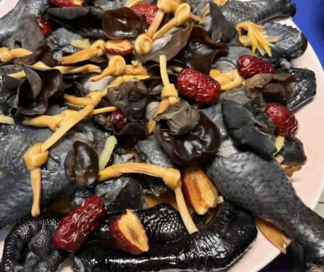 ❄️【Local】Fresh black-bone chicken