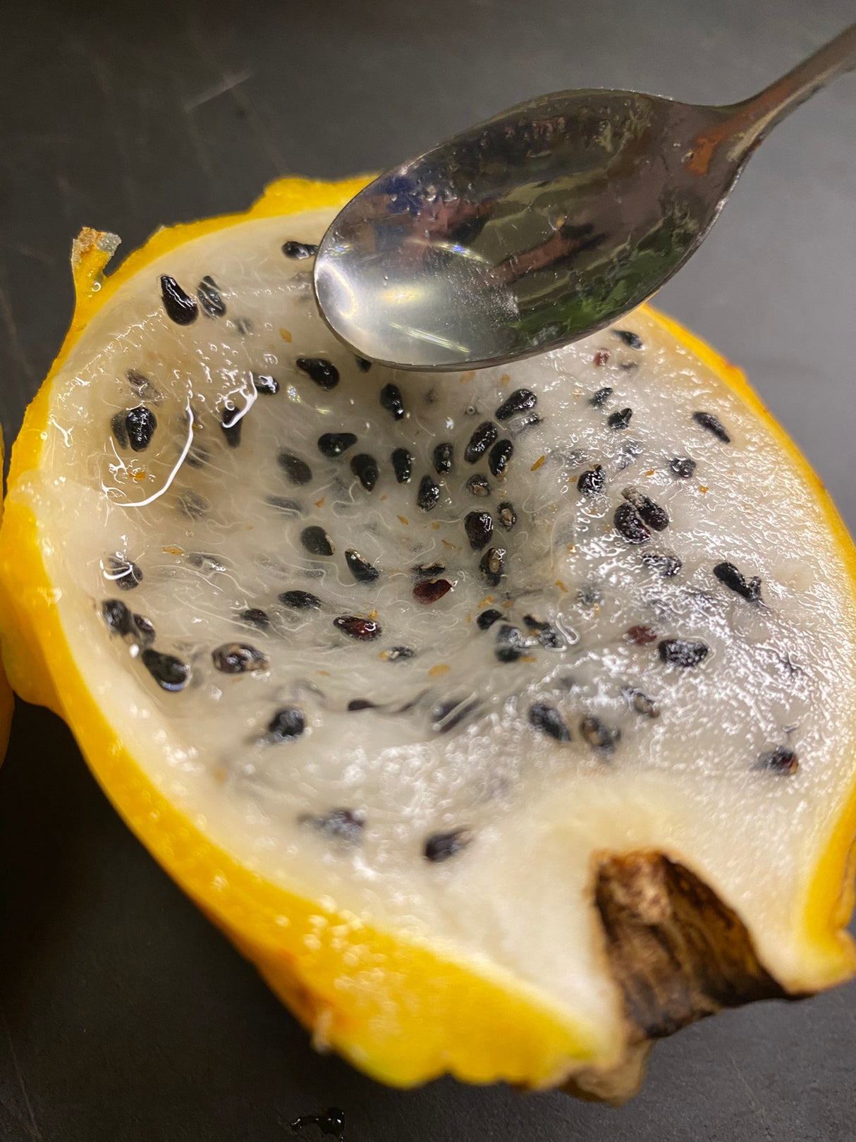 【Colombia】Air Freight Yellow Dragon Fruit 1 Box 2.5kg